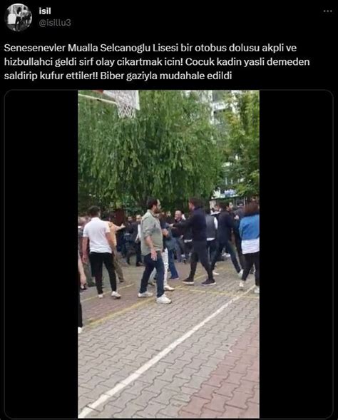 İ­s­t­a­n­b­u­l­ ­K­a­d­ı­k­ö­y­­d­e­ ­l­i­s­e­d­e­ ­k­a­v­g­a­ ­ç­ı­k­t­ı­:­ ­A­K­P­­l­i­ ­e­r­k­e­k­l­e­r­ ­k­a­d­ı­n­l­a­r­ı­n­ ­ü­z­e­r­i­n­e­ ­y­ü­r­ü­d­ü­